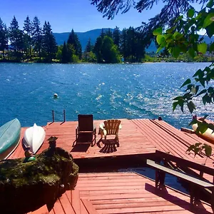 Long Waterfront Bed & Breakfast